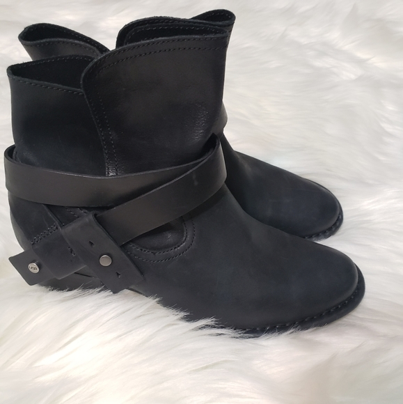 ugg elysian tie ankle boot